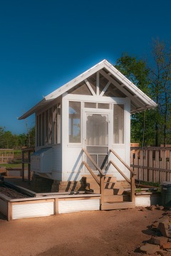 garden shed at Carlton Landing on Lake Eufaula, Oklahoma has a simple take on its Victorian heritage